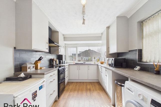 4, Wolsey Croft, Leeds photo 3