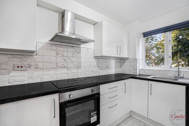Celadon Close, Enfield photo 3