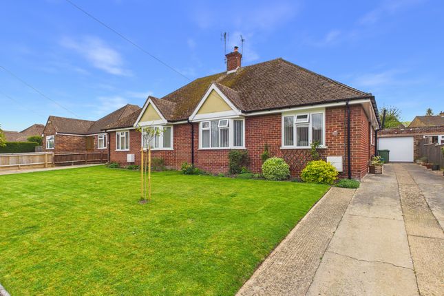 2-bed house on 26 The Avenue, Chinnor, £450,000