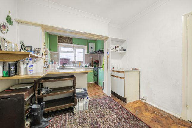 28, Hartley Hill, Purley photo 4
