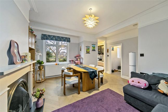 22A,, Burlington Avenue, Surrey photo 2