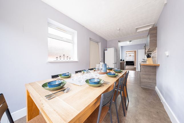 52 Stuart Street, Leicester photo 4