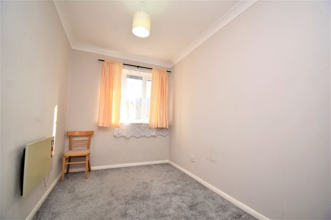 38, Nicholsons Grove, Colchester photo 4