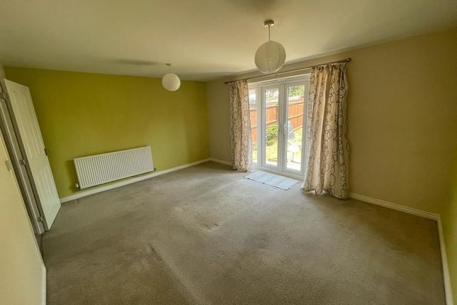 4, Symphony Gardens, ATTLEBOROUGH photo 4