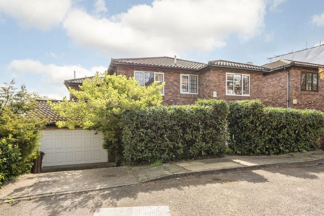 Arthur Road, Wimbledon Park photo 4