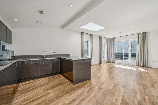Sindercombe Mews, Greenside Road, London photo 4