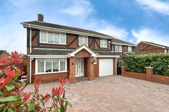 Detached house for sale in Ravenhill Way, Luton