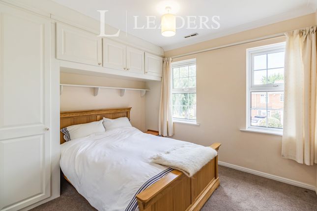 18, Mayfield Gardens, Walton-on-Thames photo 5