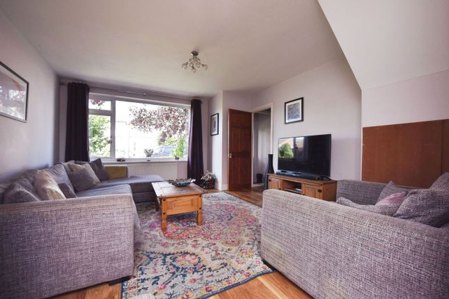 27, Cedar Drive, Hockley photo 2