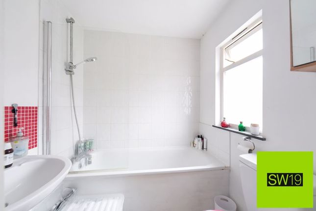 Flat for sale in High Street Colliers Wood, Colliers Wood, London