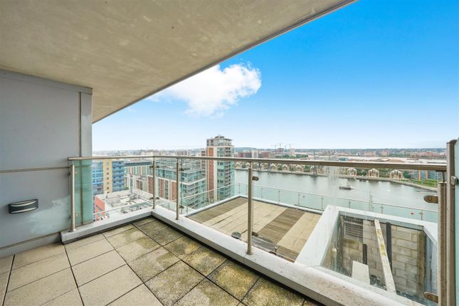 Flat for sale in The Oxygen Apartments, Royal Victoria Dock