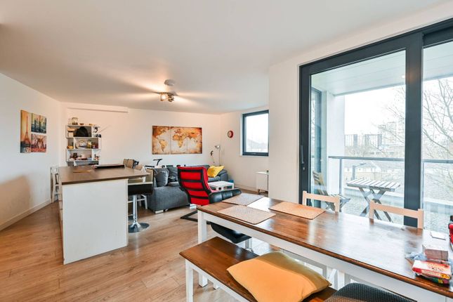 3-bed flat on Rotherhithe New Road, Bermondsey, £525,000