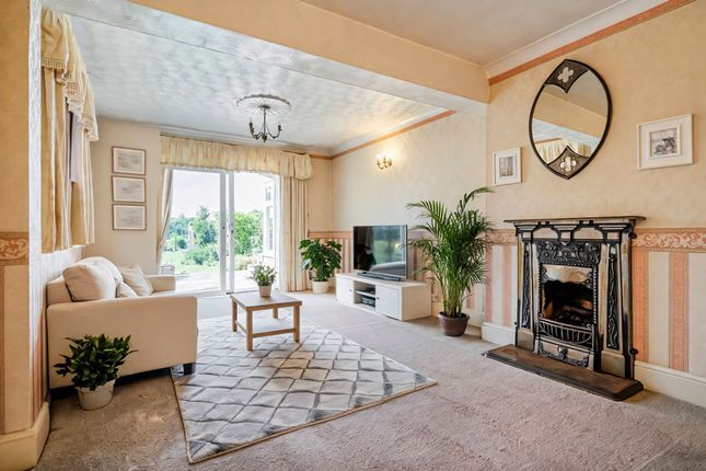 67 Reading Road, Wokingham photo 2