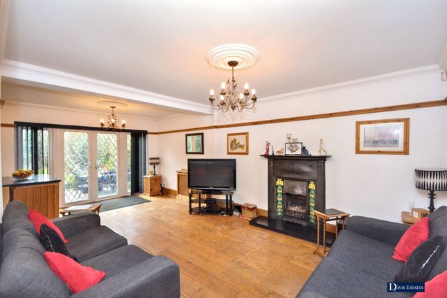 22 Hamilton Drive, Romford photo 2