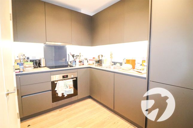 Flat 406, Headwater Point, 2, Dipper Drive, London photo 4