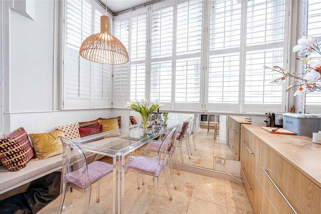 Flat for sale in Elm Park Gardens, London