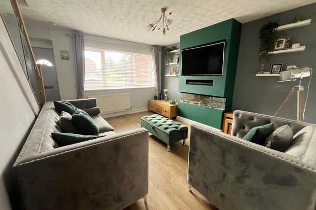 48, Kimbolton Close, Manchester photo 2