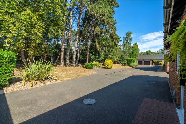 2, Balmoral Drive, Lincolnshire photo 2