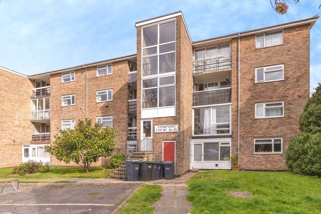 3-bed flat on Flat 31, Compton Court,, Chidham Close, Hampshire, £125,000