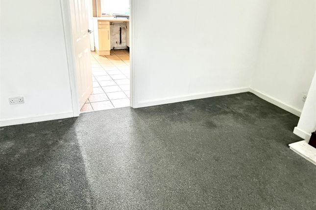 30, Reyner Street, Ashton-Under-Lyne photo 2