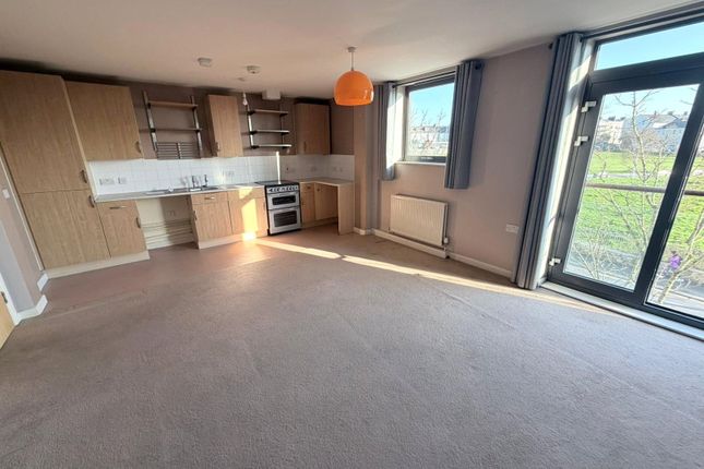 Flat 7, 4, Cattedown Road, Devon photo 4