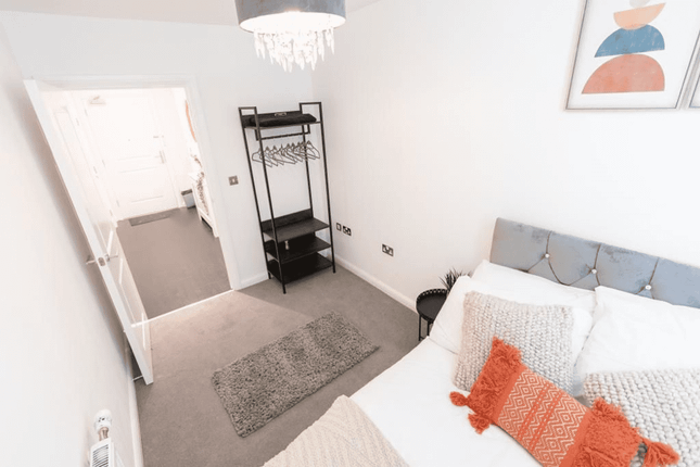 Thumbnail Flat to rent in Brewers Square, Dartford