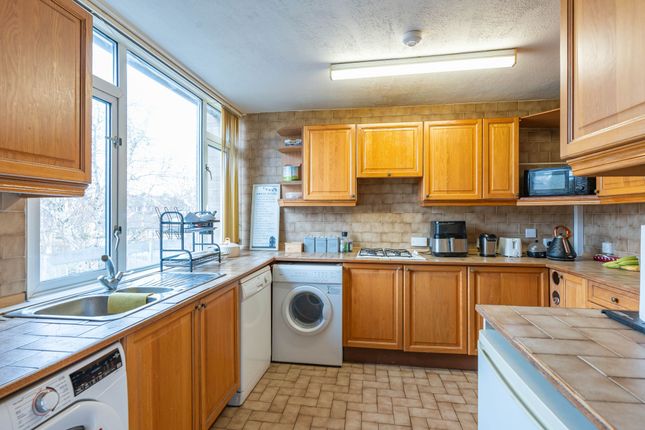 Maisonette for sale in Kendall Crescent, Oxford