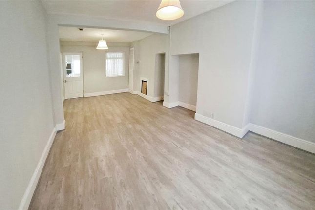 135, Swansea photo 3