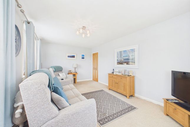 28 Elizabeth Crescent, Whitehaven photo 3