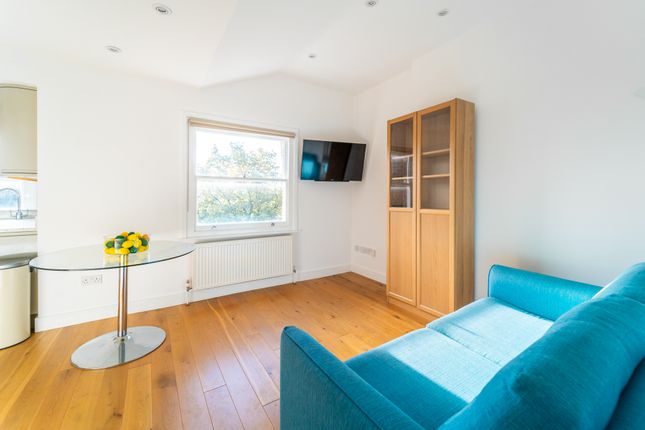 Flat 9, 7, Belgrave Gardens, St Johns Wood photo 4