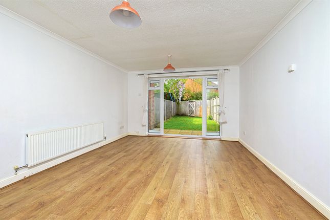 88, Cheylesmore Drive, Camberley photo 3