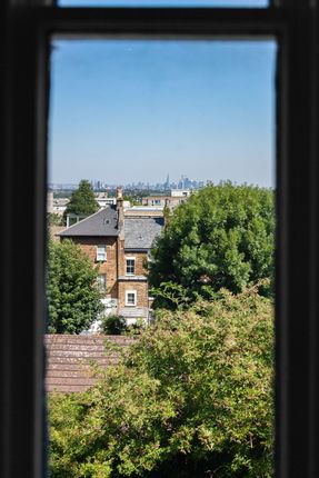 Flat 3, 19 Camden Hill Road, London photo 4