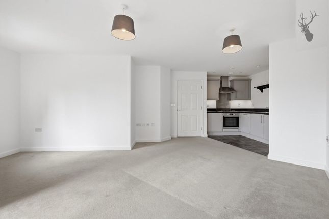 Flat 14, Cuthbert Bell Tower, London photo 4