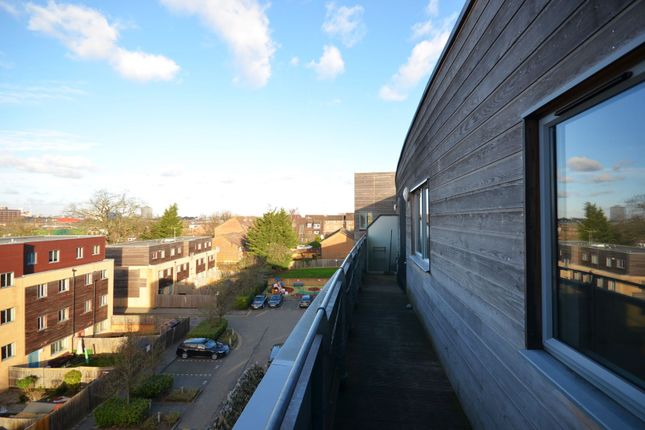 Flat 57, Coral House, London photo 3