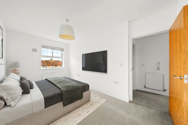 Flat for sale in Manor House Court, Hanwell