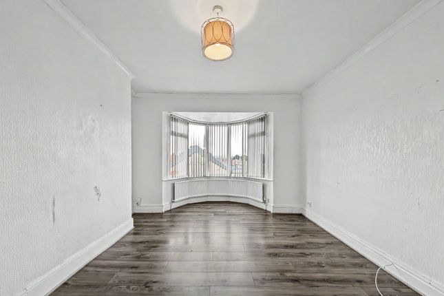 230 Whickham View, Newcastle Upon Tyne photo 4