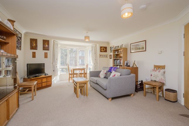 Flat 14, Pantiles House, 30, Langley Road, London photo 2