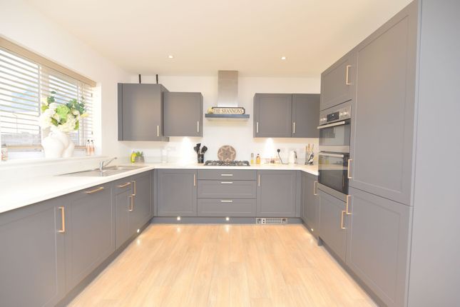14 Bellflower Gardens, Biggleswade photo 3