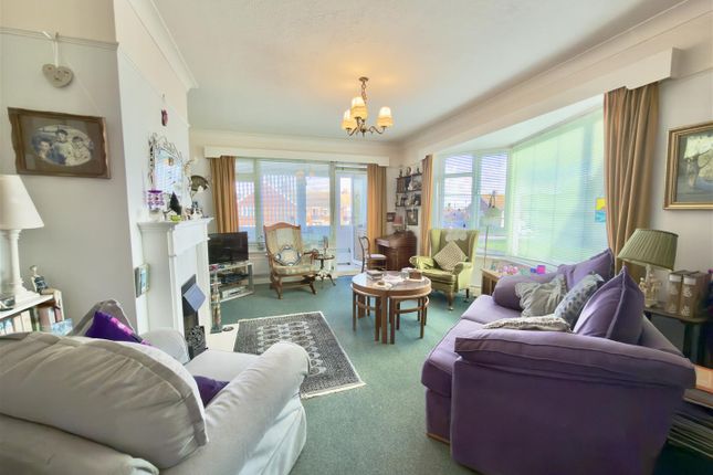 2-bed flat on 74, Alinora Avenue, Worthing, £280,000
