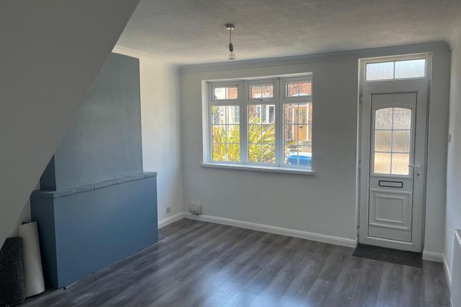 72, Main Street, Hull photo 2