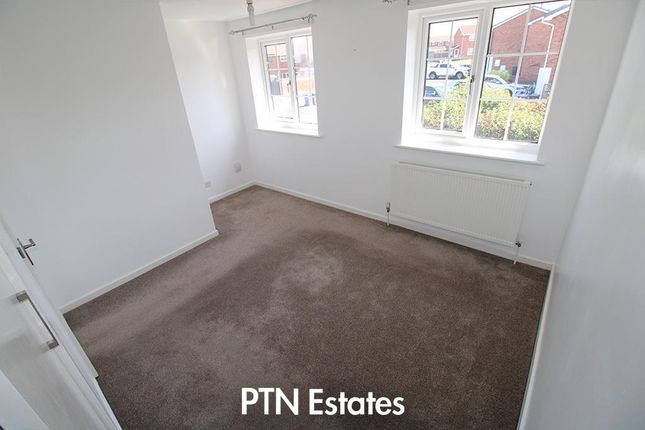 8, Bewlay Close, Brierley Hill photo 5