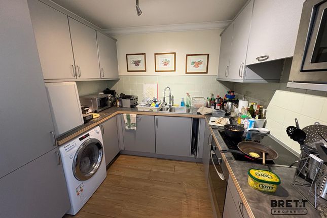 19, Smoke House Quay, Milford Haven photo 4