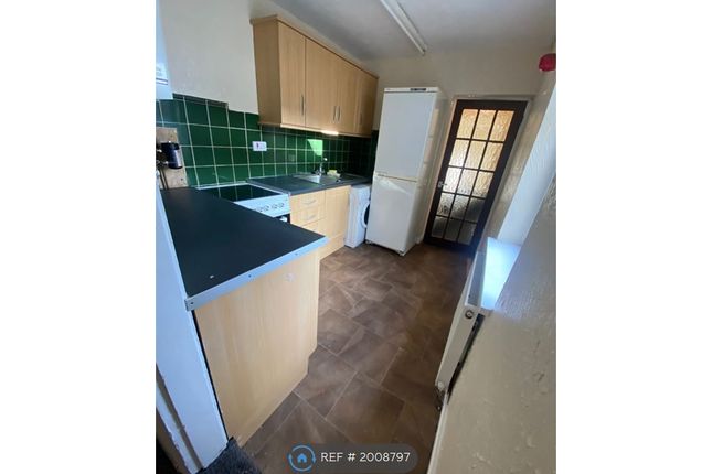 Thumbnail Flat to rent in Cannock Road, Cannock