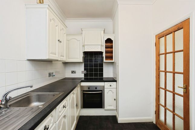 Flat 1, Scott House, Station Approach, Tonbridge photo 2