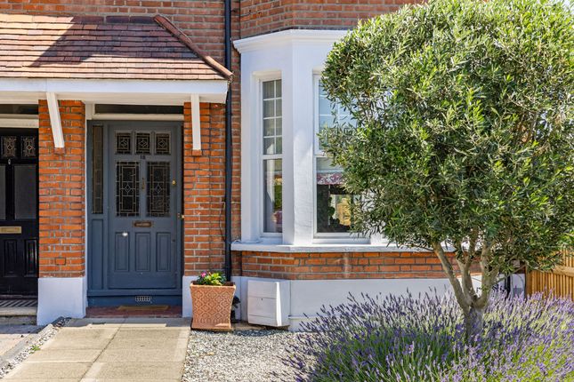 18 Montague Road, Ealing photo 4