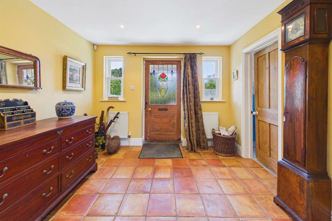 9, New Village Road, Little Weighton photo 3