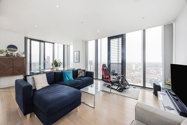 Stratosphere Tower, Great Eastern Road, London photo 2