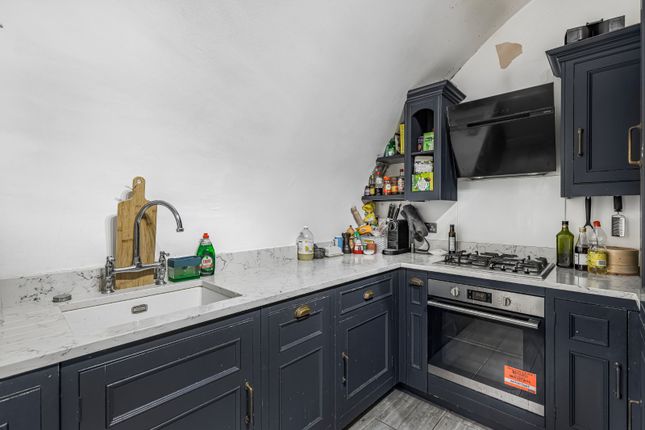 Flat 1, 31, Inverness Terrace, London photo 4