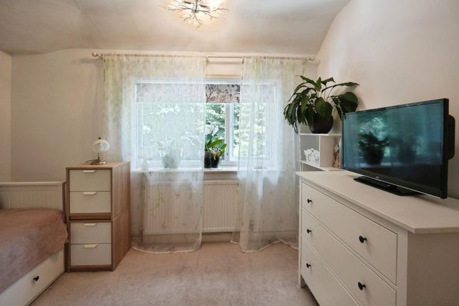 52, Newhey Road, Manchester photo 5