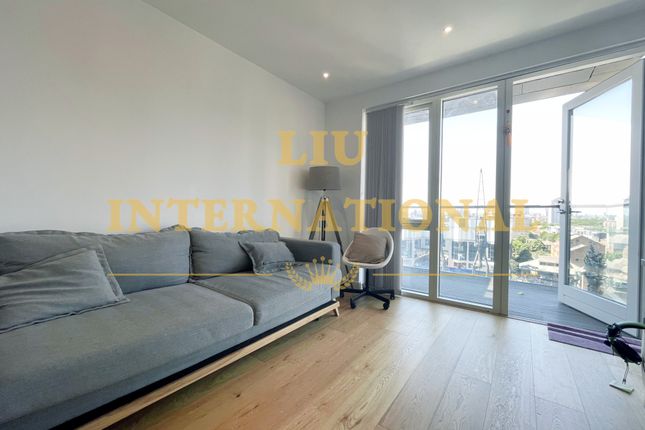 Waterford Court, Turnberry Quay, London photo 2